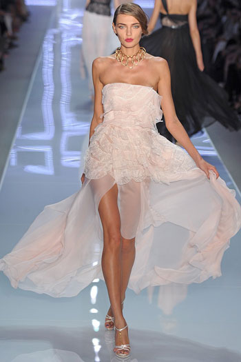 Christian Dior haljina boje pudera