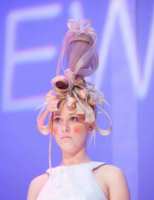 MI hair academy frizura